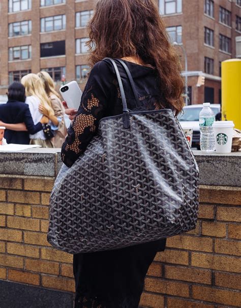 goyard tote bag red|goyard st louis tote price.